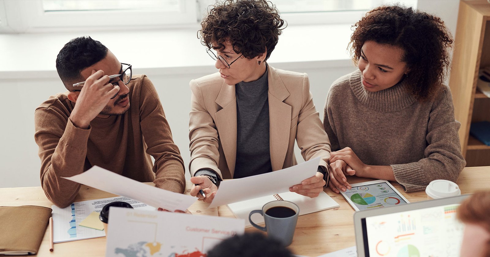 Group working banner-15